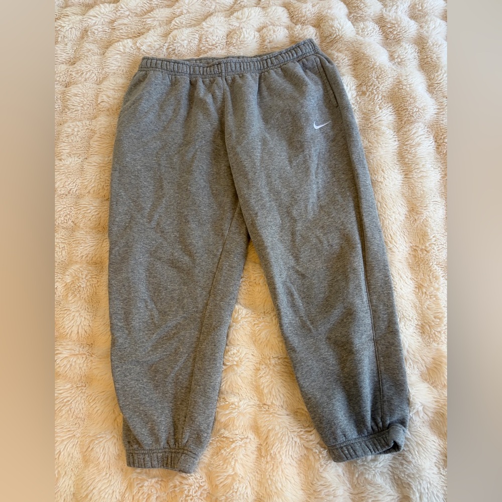 Like New Nike Gray Sweatpants Size XL